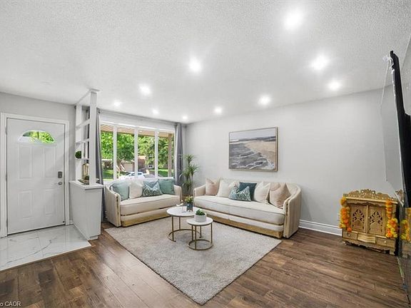 3rd image of 615 Dogwood Ln