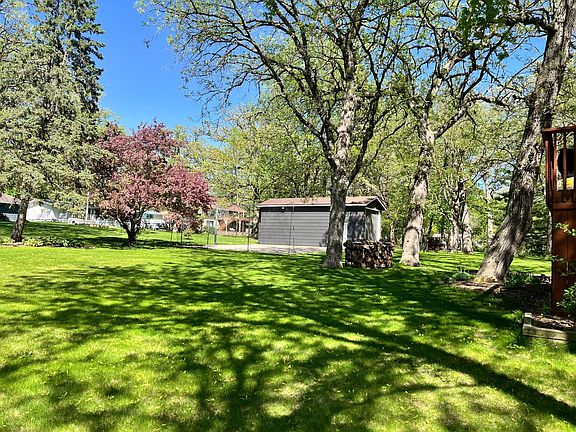 3rd image of 203 Douglas Dr