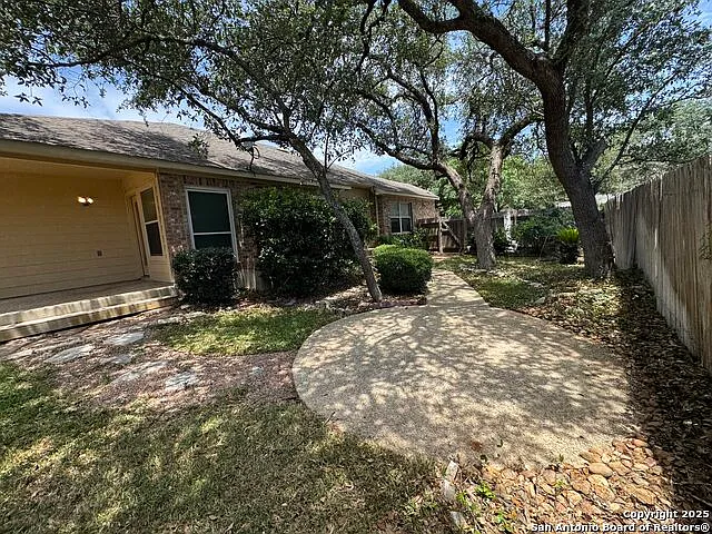 20502 Wild Springs Dr — Photo 35