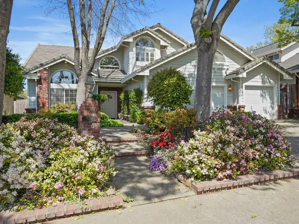 5221 Willow Park Ct, Carmichael, CA 95608