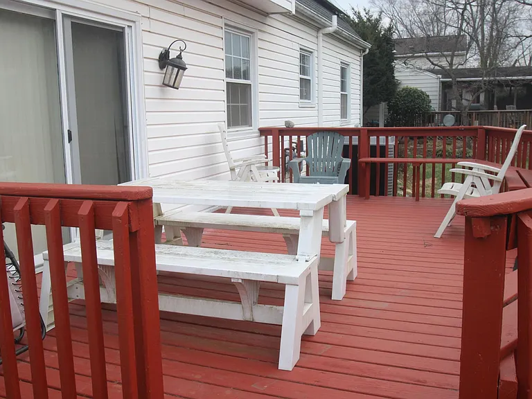 1724 Yale Pl — Photo 12