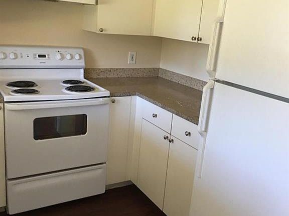 4th image of 5019 Leonard Blvd S