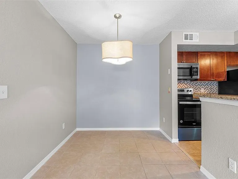 5116 Conroy Rd #15 — Photo 24