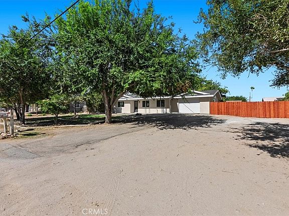 5th image of 9812 Redwood Ave