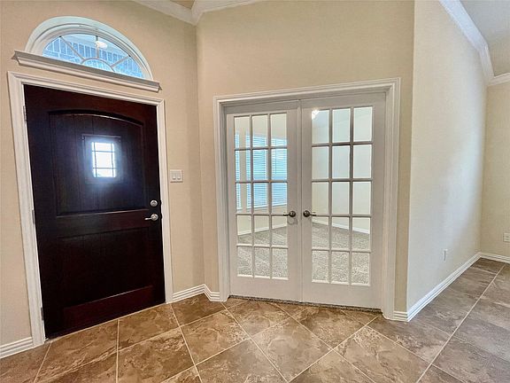 3rd image of 14139 Medina Dr