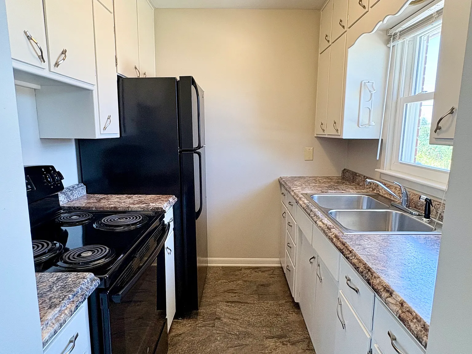 131 Wedgewood Drive — Photo 1