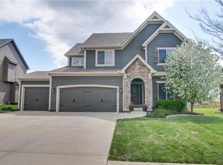 500 SW Newport Dr, Blue Springs, MO 64014