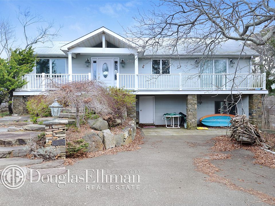 1st image of 300 Salt Marsh Ln