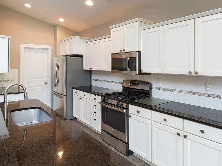 21142 Azalia Ave — Photo 7