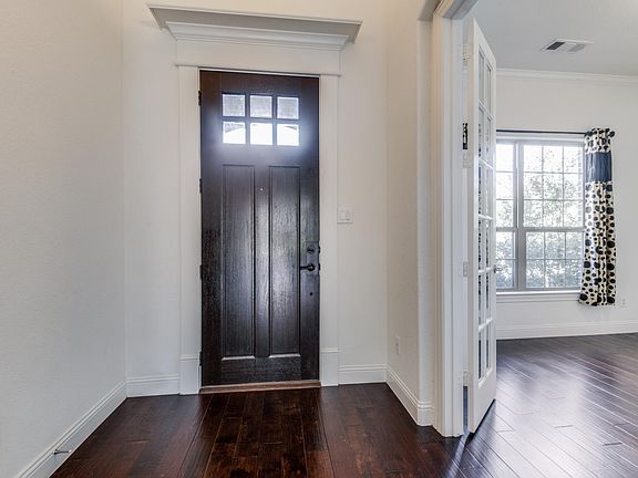 3rd image of 3312 Balcones Dr