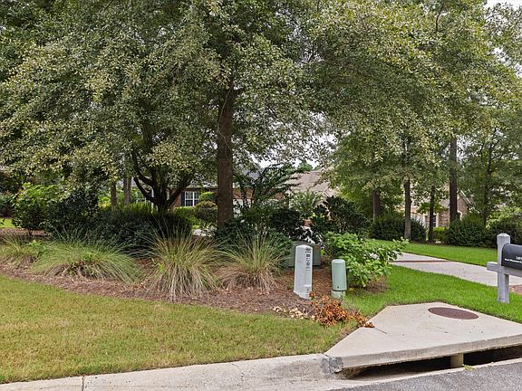 5th image of 157 E Pleasant Colony Dr