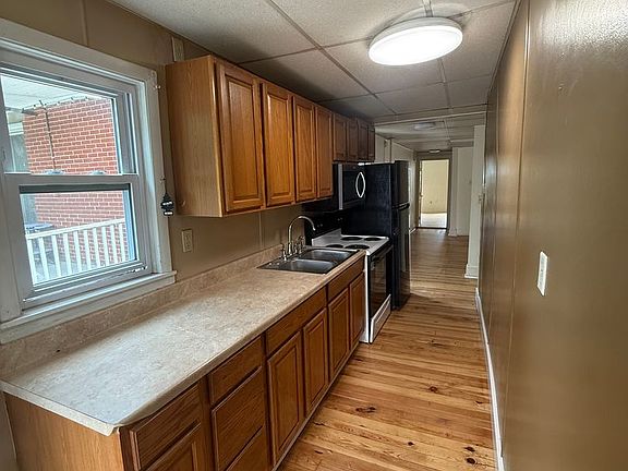 3rd image of 215 E King St #B