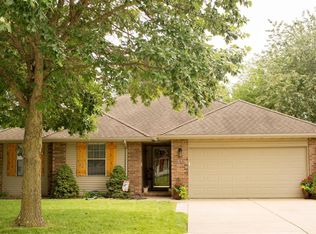 924 W Turnberry Blvd, Ozark, MO 65721