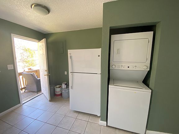 5th image of 1527 N 55th Dr APT B