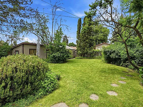 2628 W Olympic Ave — Photo 11