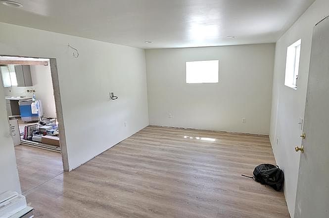 2nd image of 100 Croy Creek Rd #B