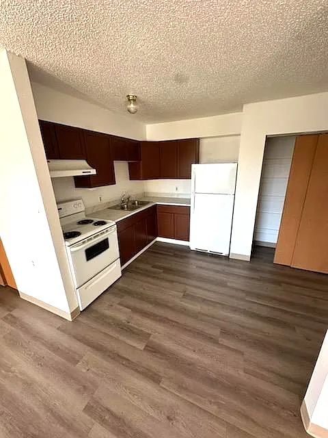 Southern Hills Apartments — Photo 4