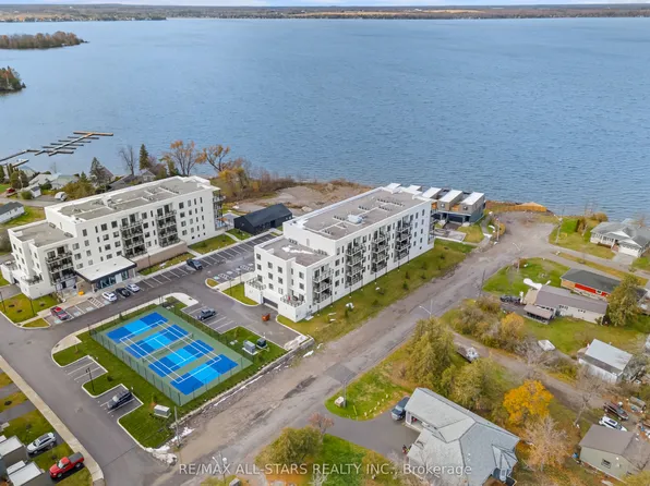 19 B West St N #Penthouse 5, Kawartha Lakes, ON K0M 1N0