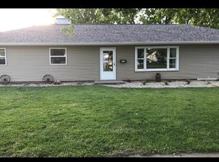 425 S 4th St, Warsaw, IL 62379