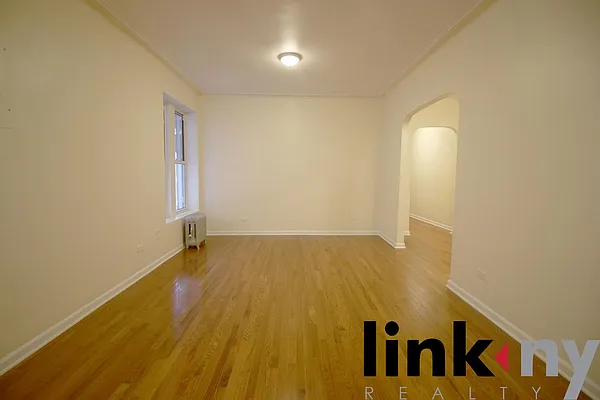 Rented by Link NY Realty | media 25