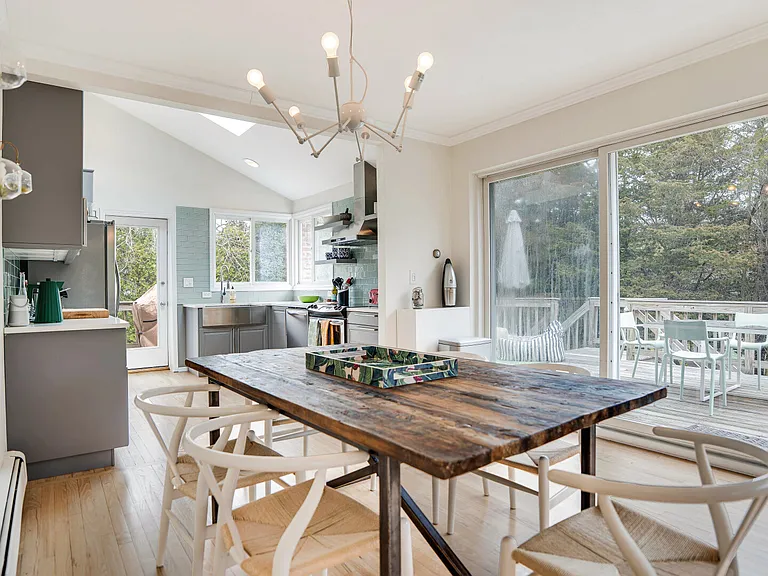 52 Shinnecock Rd #A — Photo 10