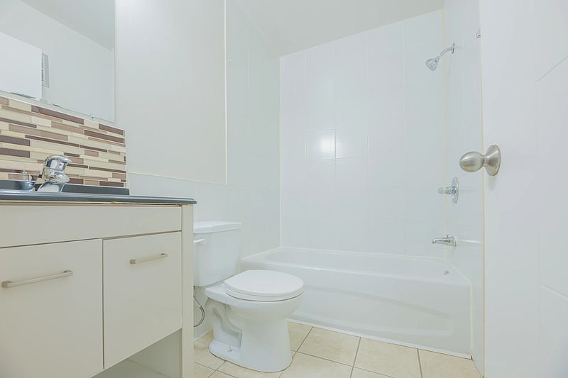 Edmonton Apartment for rent - 2 Bedrooms — photo 16