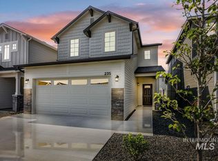 290 W Broyhill St, Meridian, ID 83642