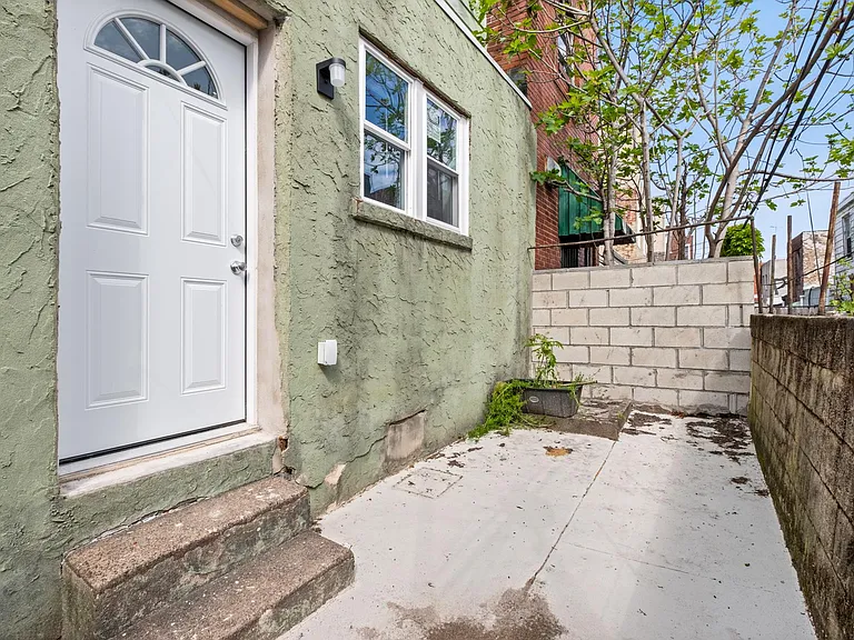 922 Snyder Ave #1 — Photo 19