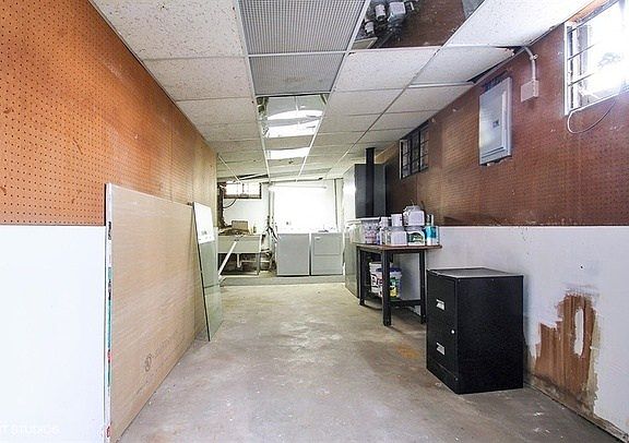 5th image of 5333 Grove St