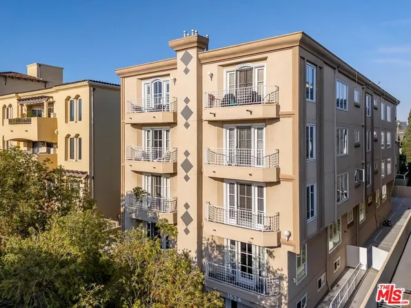 1534 Amherst Ave APT 302, Los Angeles, CA 90025