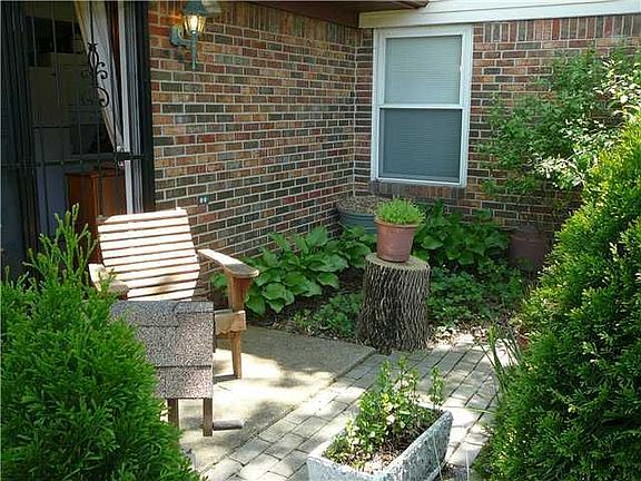 4th image of 10059 E Penrith Dr