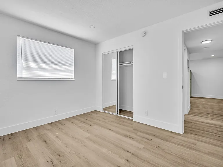 1015 NE 17th Ave — Photo 30