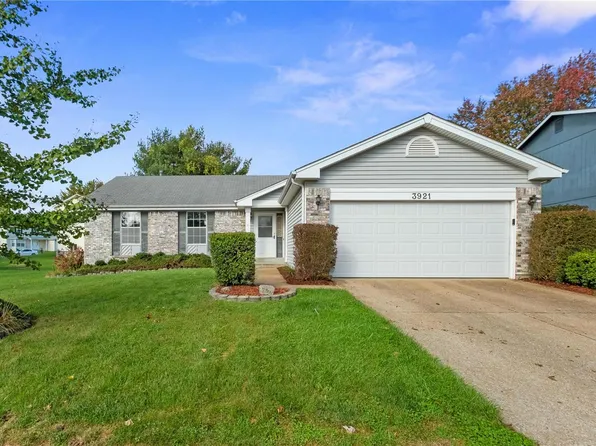 3921 Justice Rd, Florissant, MO 63034