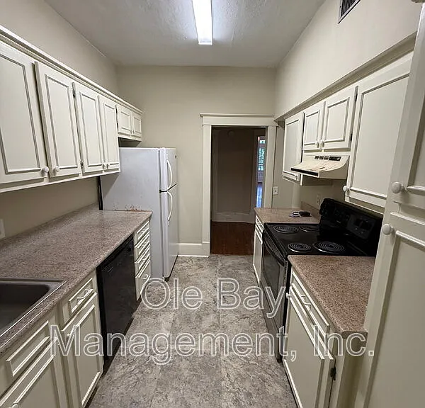 7 S Monterey St #3 — Photo 4