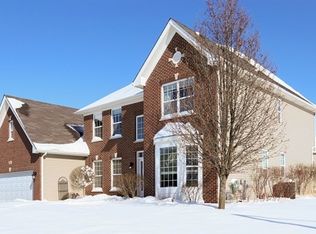 1803 Goldsboro Ln, Crystal Lake, IL 60014