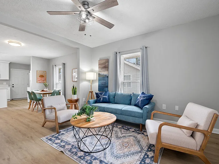 2403 E Pembroke Ave — Photo 10