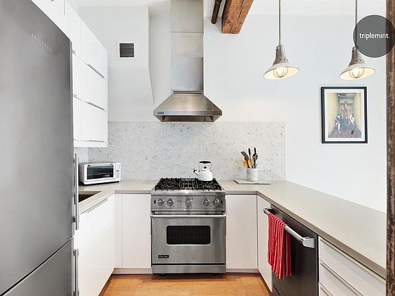 3rd image of 77 Bleecker St APT 917N