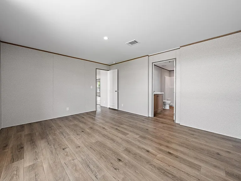 7480 SE Eagle Ave — Photo 11