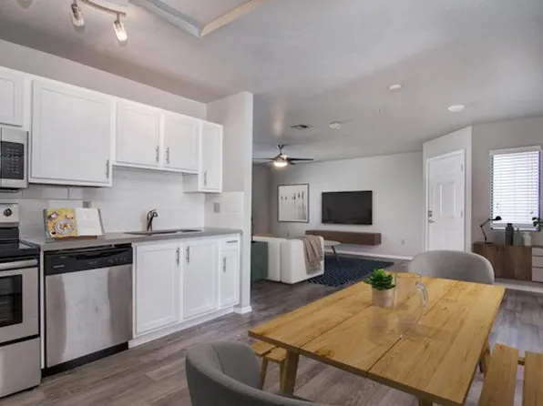 36 E Vaughn Ave, Gilbert, AZ 85234