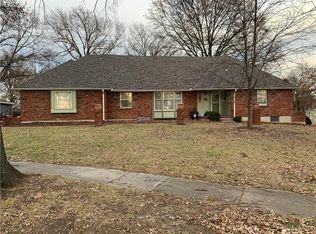 10541 Askew Ave, Kansas City, MO 64137