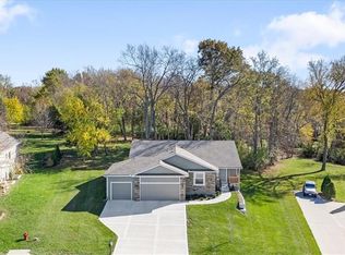 1220 SE Woodbine Dr, Blue Springs, MO 64014