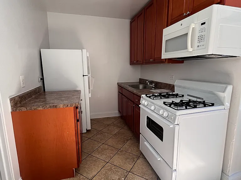 8700 25th Ave #2J — Photo 3