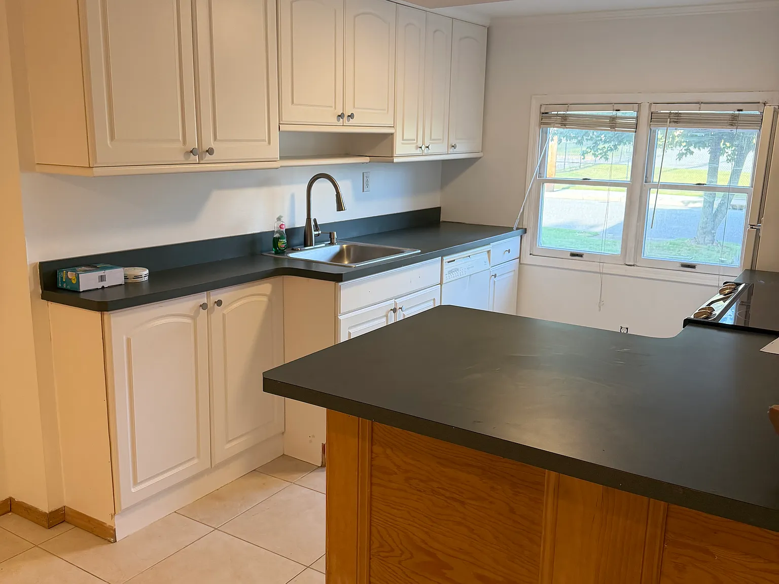 W 15th St, Deer Park — Photo 3