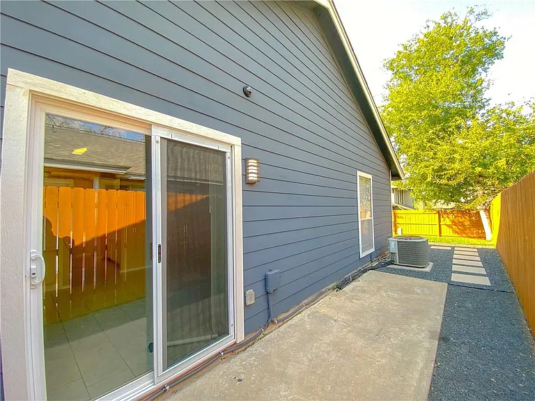 11908 Sunhillow Bnd #B — Photo 22