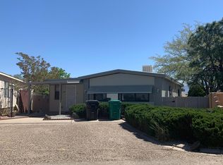 607 Fountain Ct SE, Rio Rancho, NM 87124