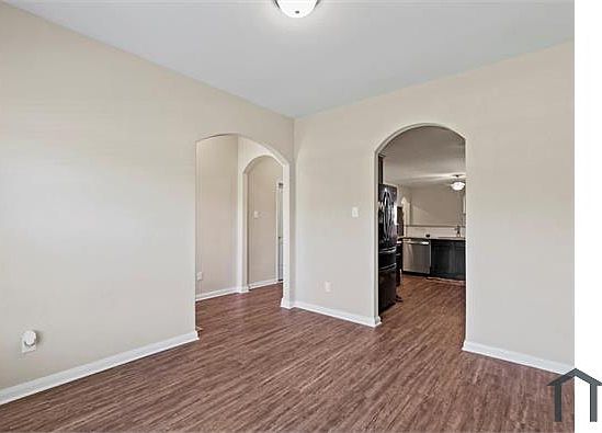 3rd image of 224 Curt St