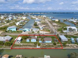 223 W Sagebrush St, Rockport, TX 78382