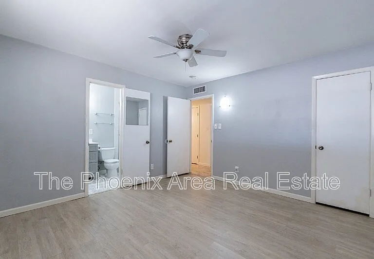 1001 E Campus Dr — Photo 11