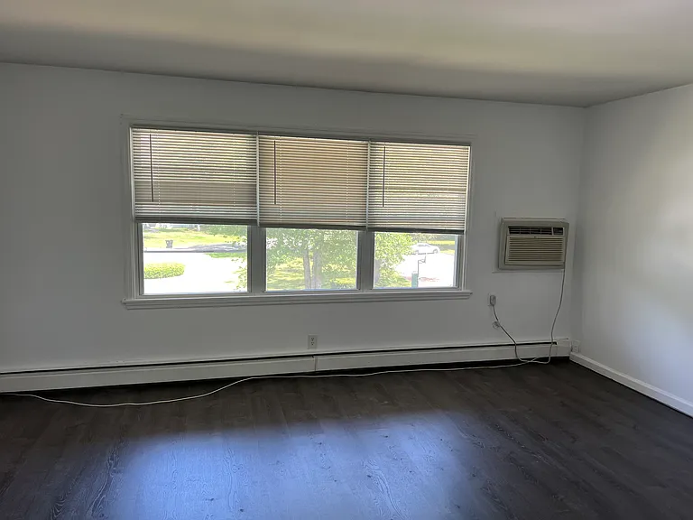 Greenoaks Apartments — Photo 6