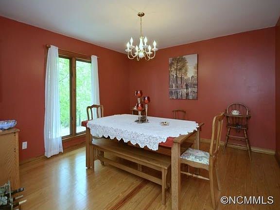 4th image of 222 Prestwood Ln
